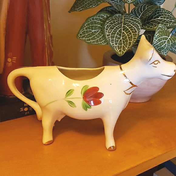 Vintage porcelain cow creamer collectible - Picture 3 of 3
